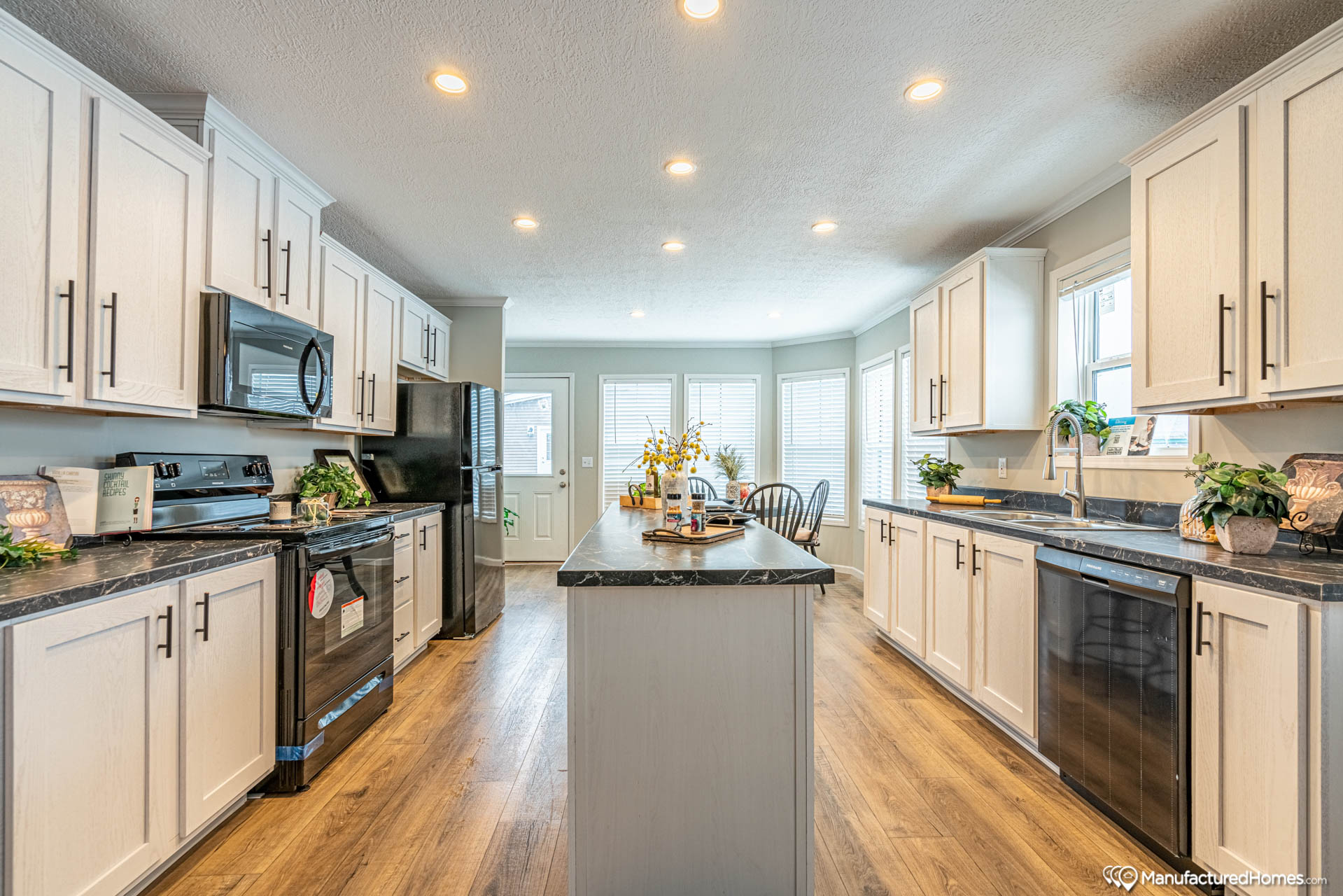 Legacy Series The Maverick 74LEG28483AH from Family Dream Homes of